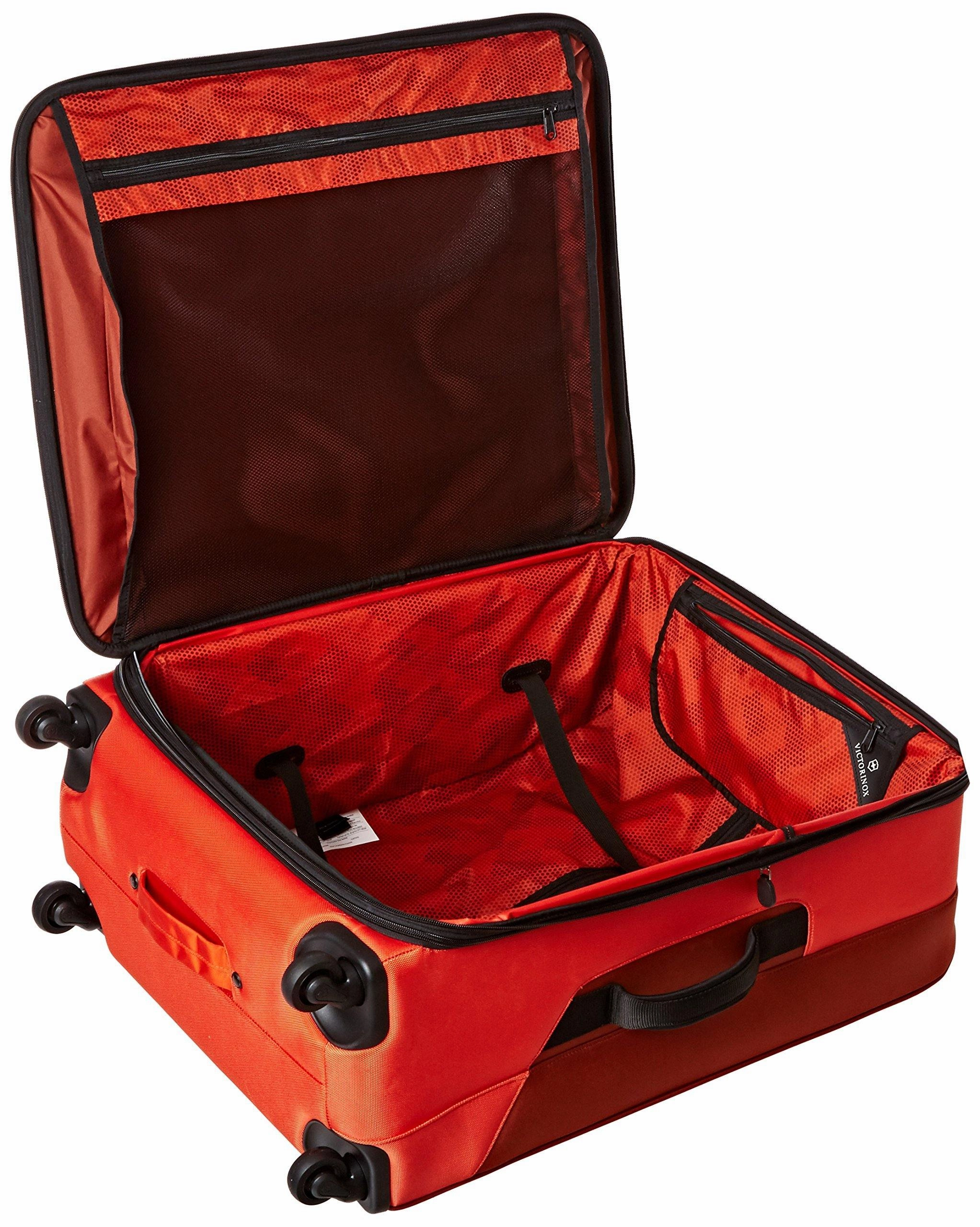 Victorinox Avolve 2.0 27" 4-Wheel Medium Luggage