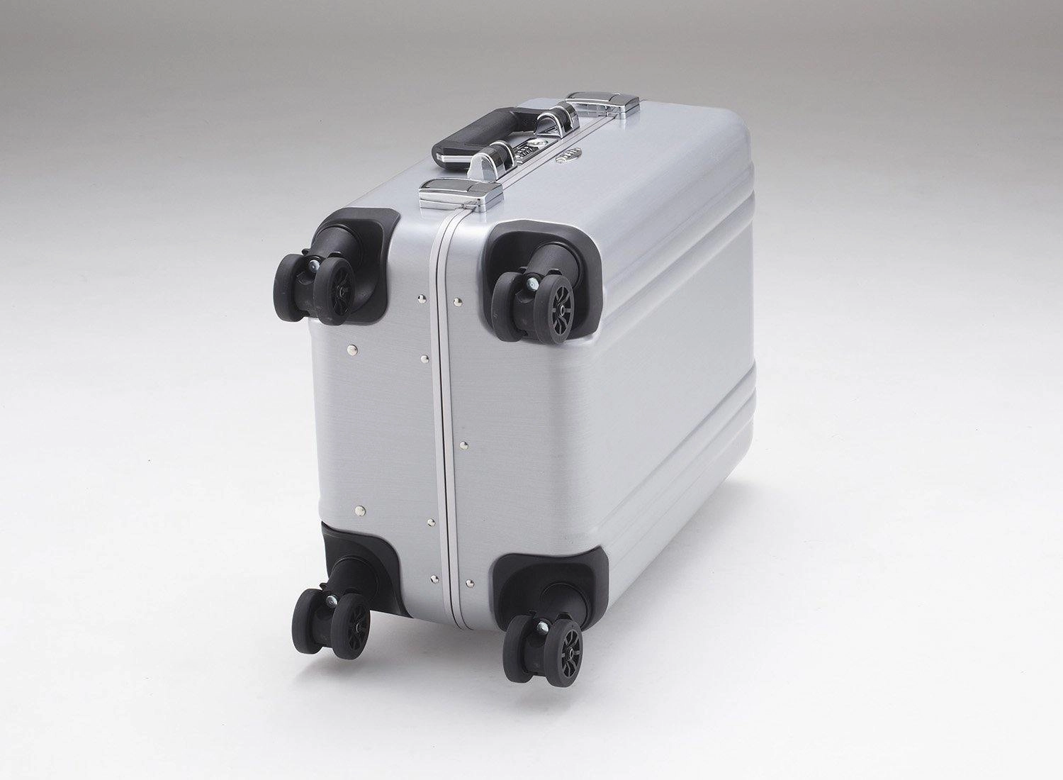 ZERO Halliburton Classic Polycarbonate 22" 4-Wheel Carry-On Luggage
