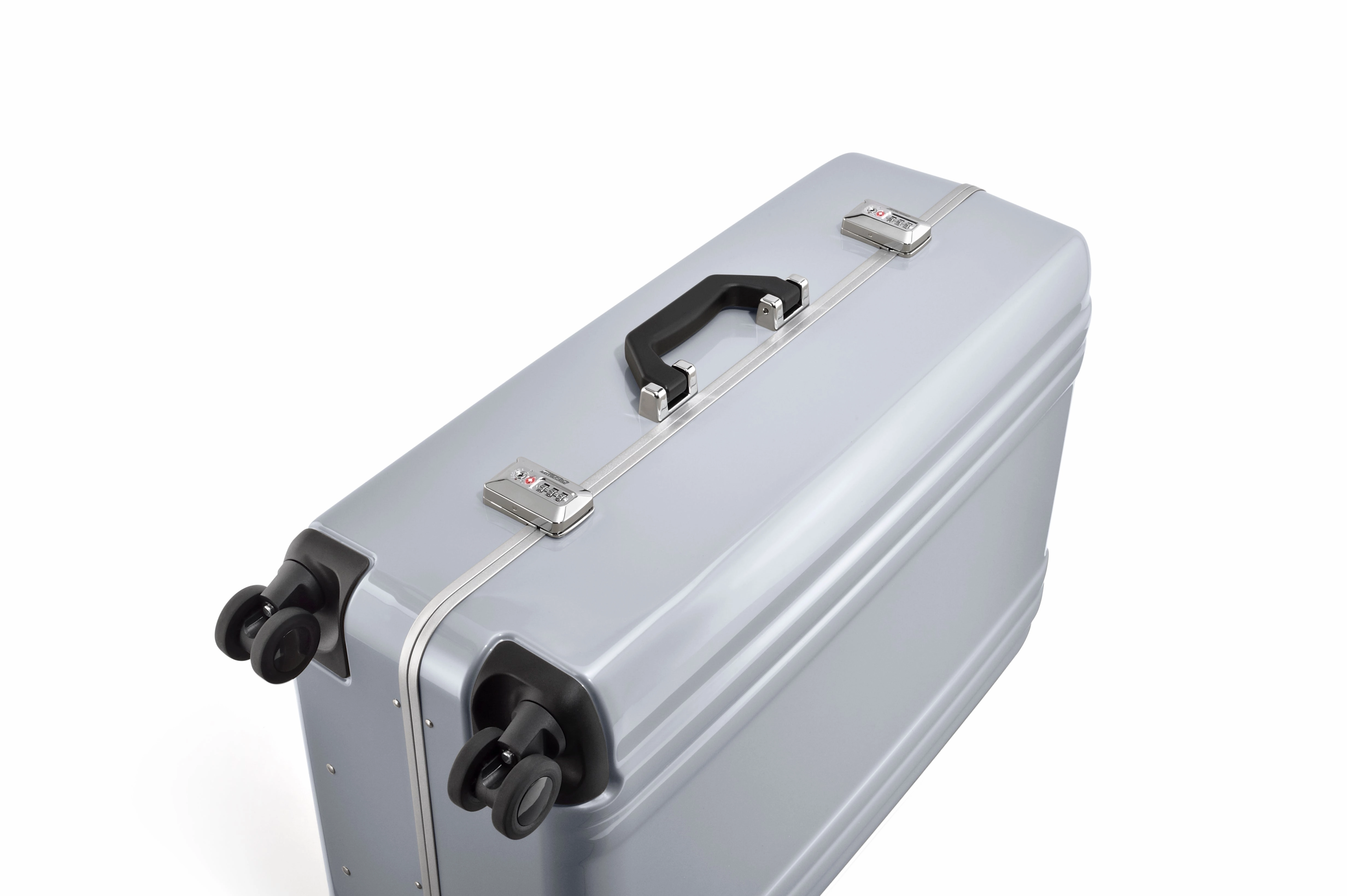 ZERO Halliburton Classic Polycarbonate 2.0 19" 4-Wheel Carry-On Luggage