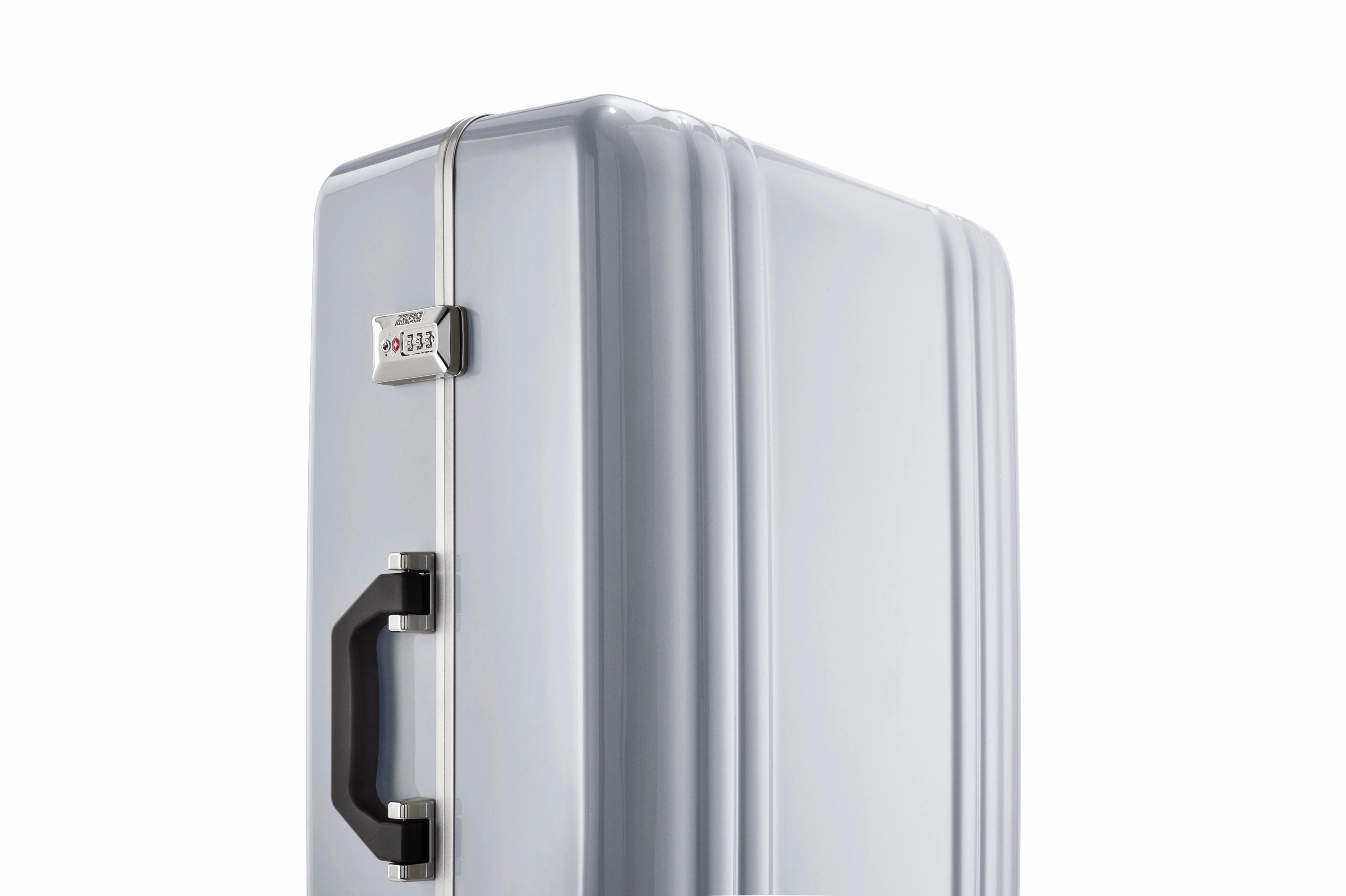 ZERO Halliburton Classic Polycarbonate 2.0 19" 4-Wheel Carry-On Luggage