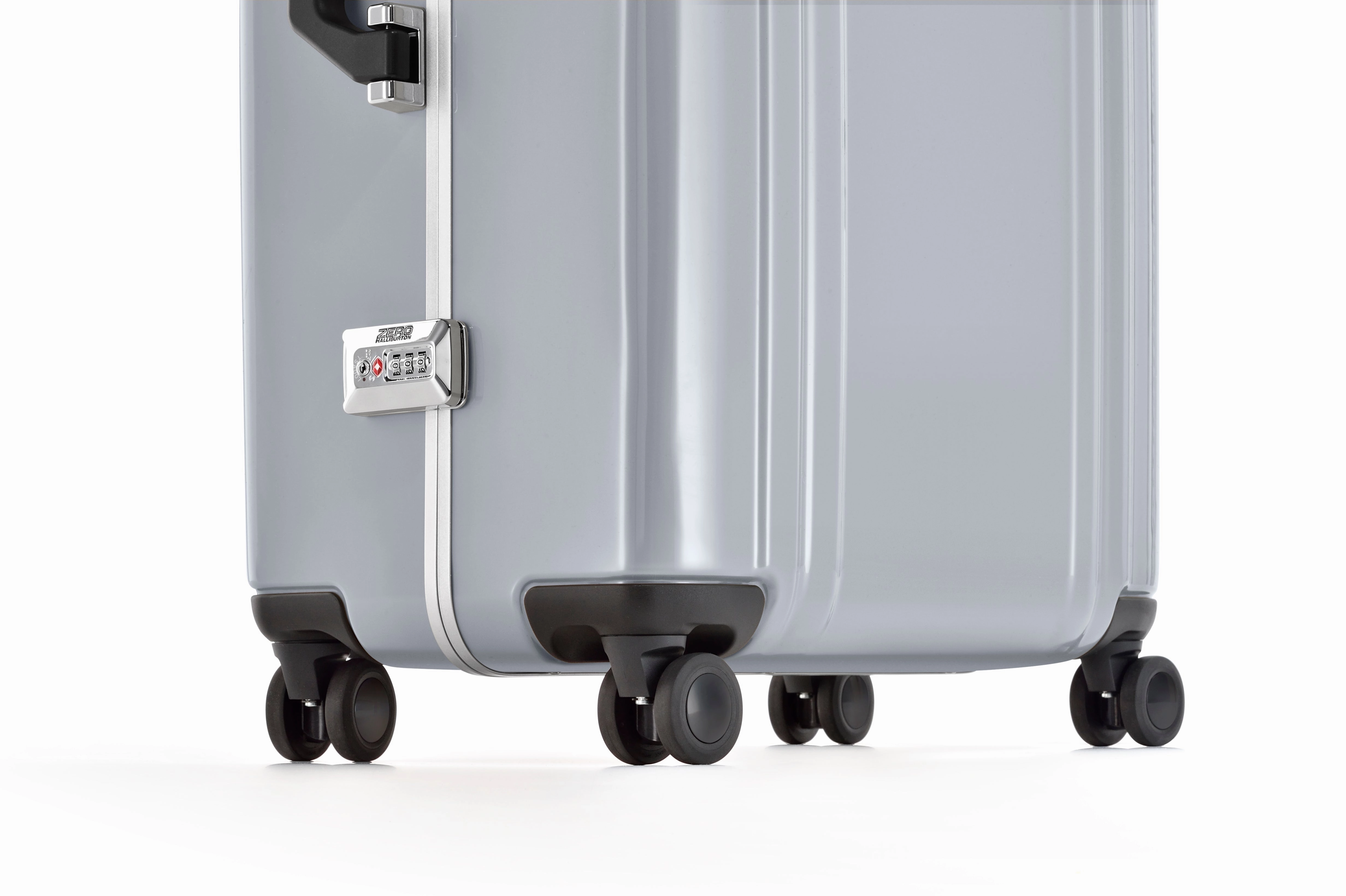 ZERO Halliburton Classic Polycarbonate 2.0 19" 4-Wheel Carry-On Luggage