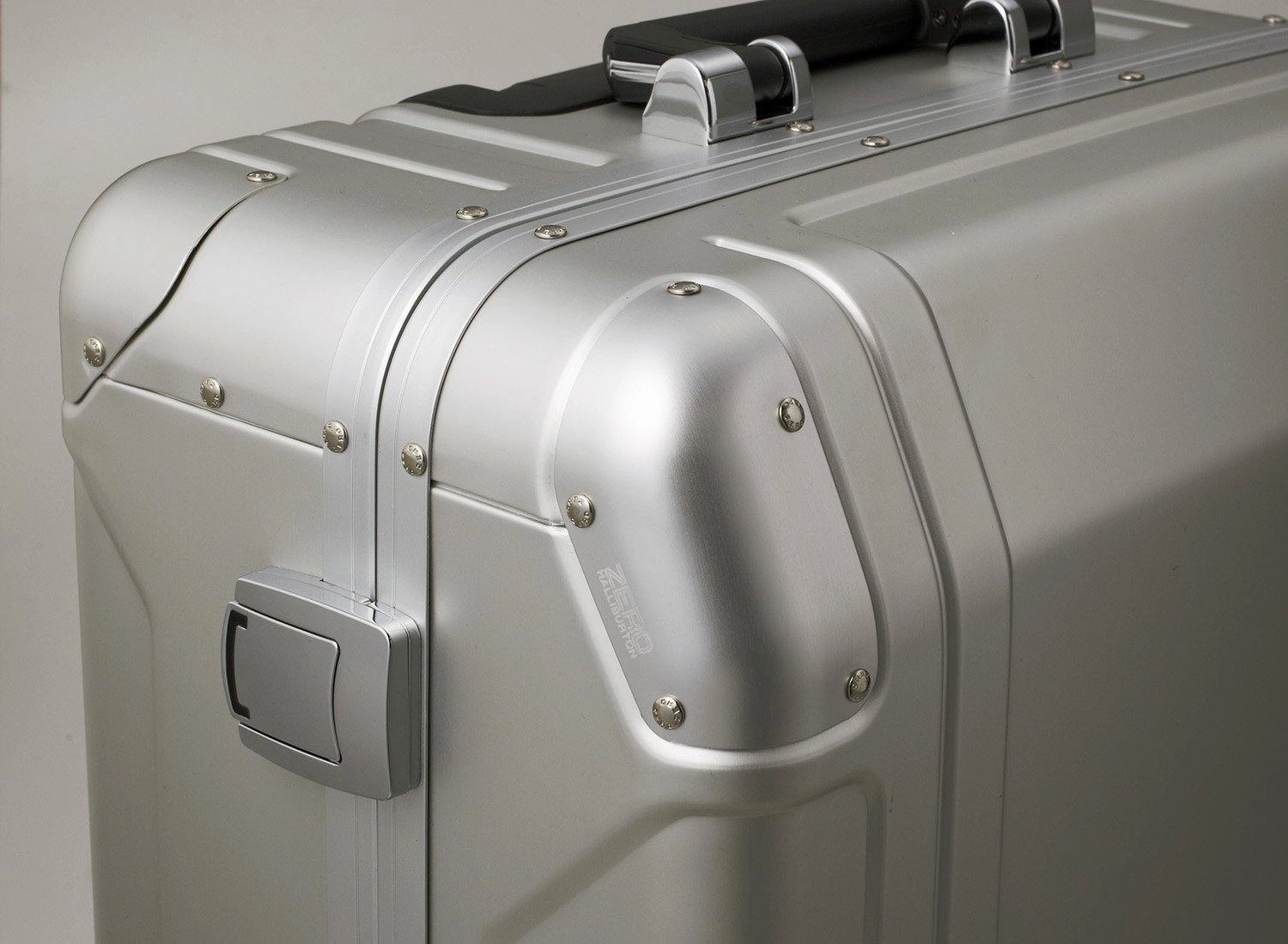 ZERO Halliburton Geo Aluminum 28" 4-Wheel Large Luggage