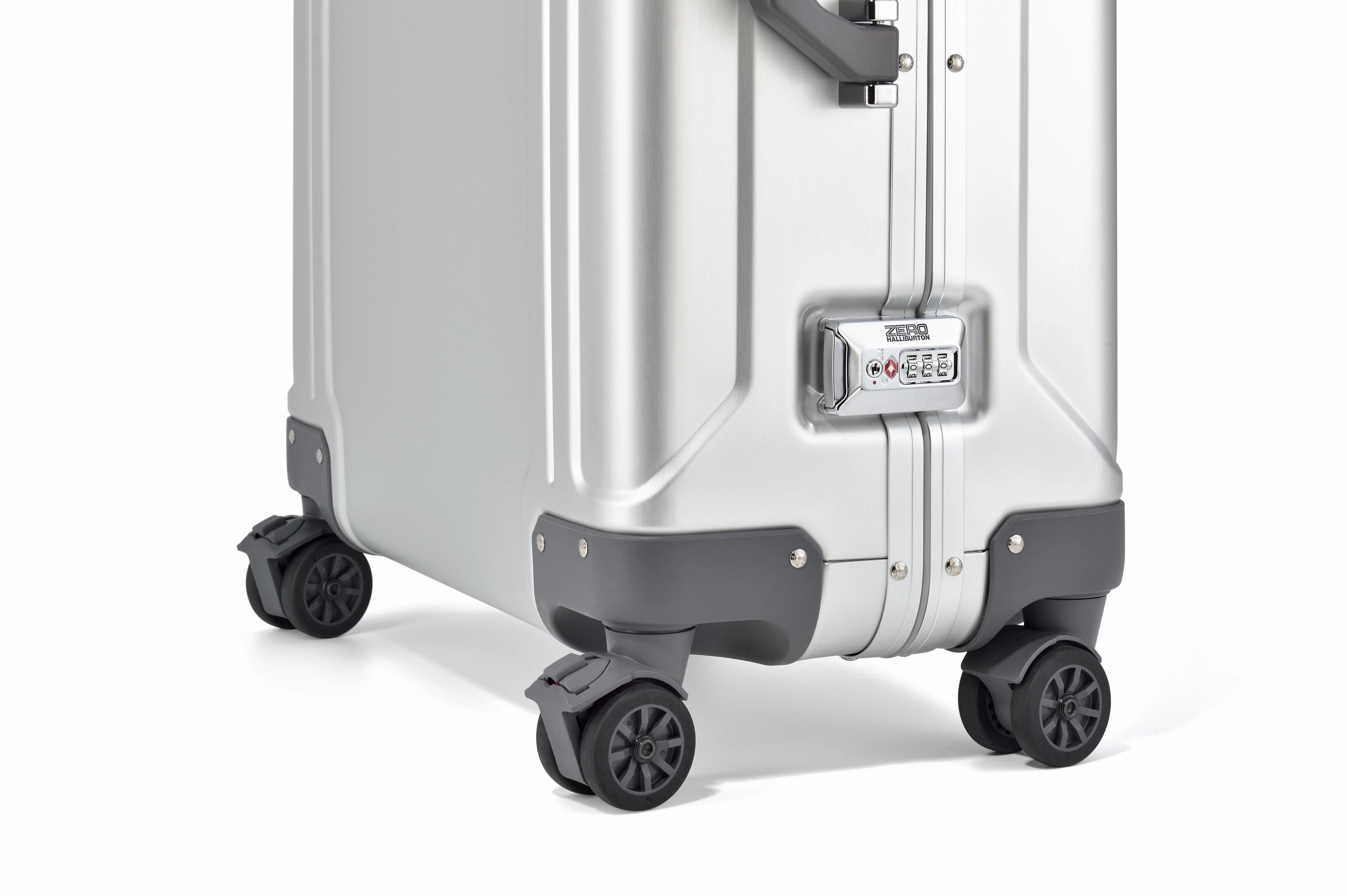 ZERO Halliburton GEO Aluminum 3.0 26" 4-Wheel Medium Luggage
