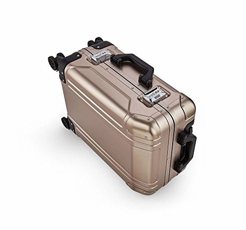 Zero Halliburton Geo Aluminum 3.0 Carry On 4-Wheel Spinner Luggage in Black