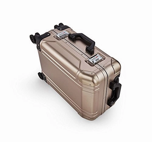 Zero Halliburton Geo Aluminum 3.0 Carry On 4-Wheel Spinner Luggage in Silver