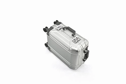 Zero Halliburton Geo Aluminum 3.0-Carry-On 4-Wheel Spinner, Silver