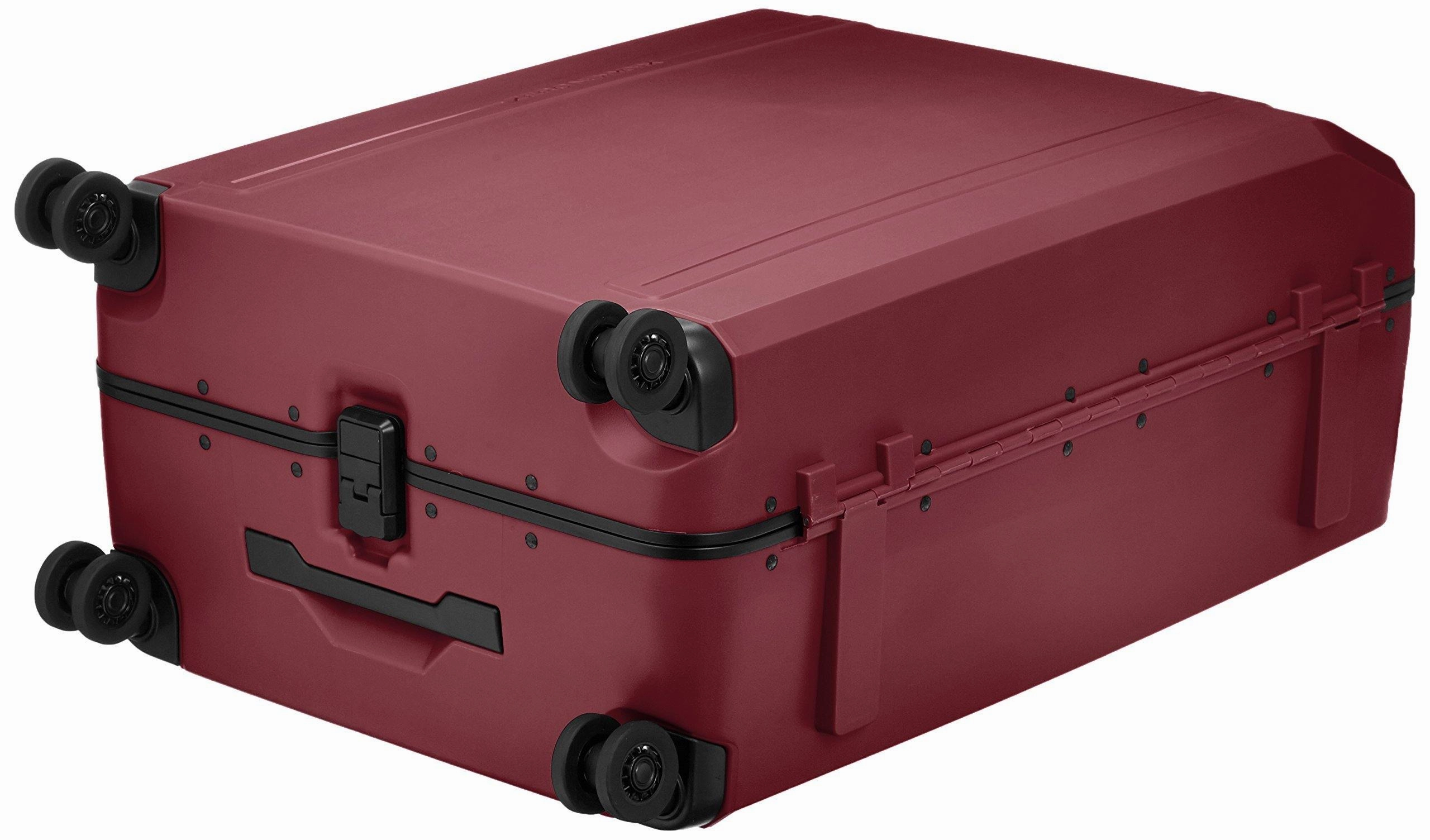ZERO Halliburton Zero New York Travelers 26" 4-Wheel Medium Luggage