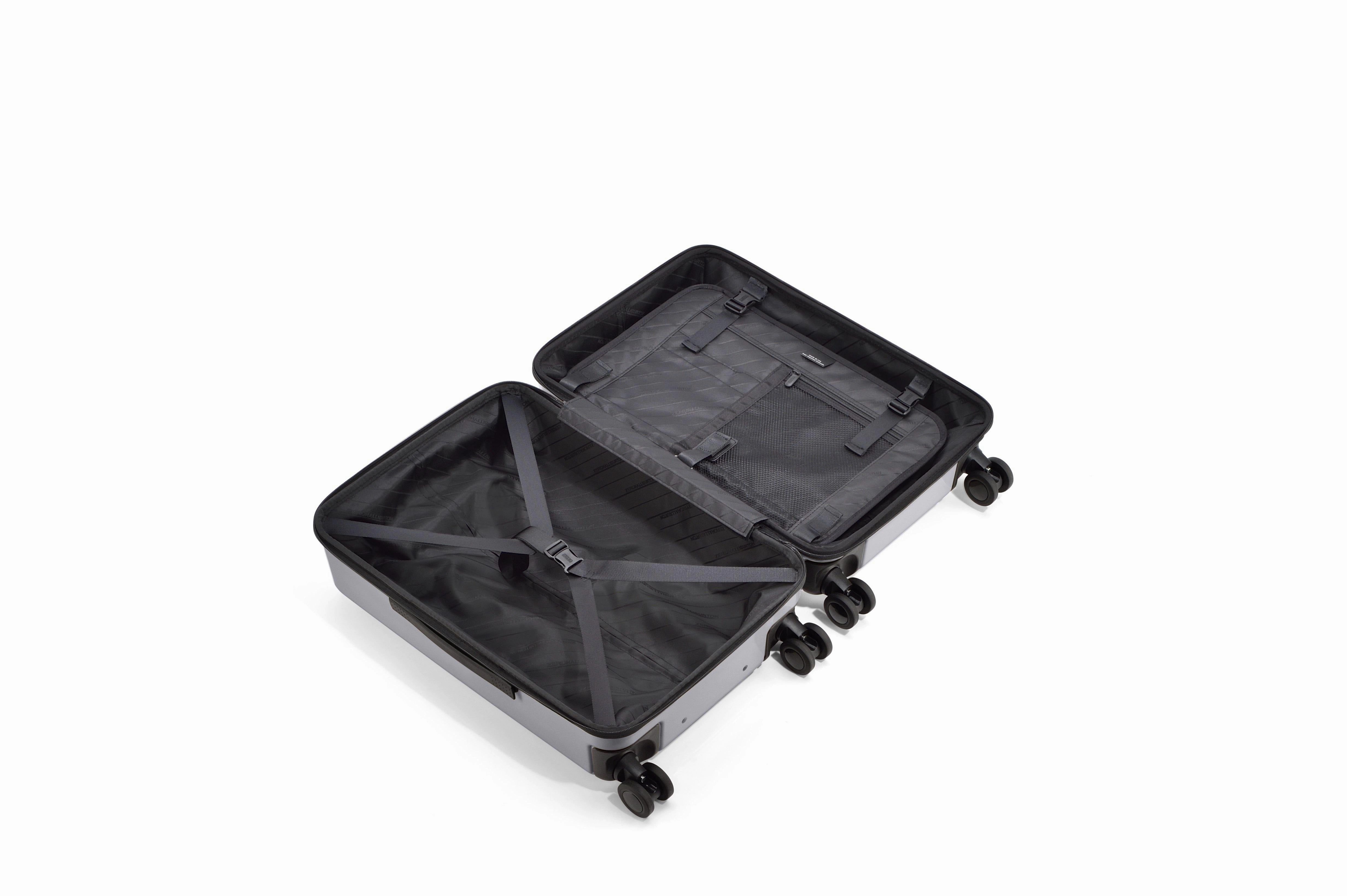 ZERO Halliburton ZRL 22" Domestic Carry-on 4-Wheel Spinner