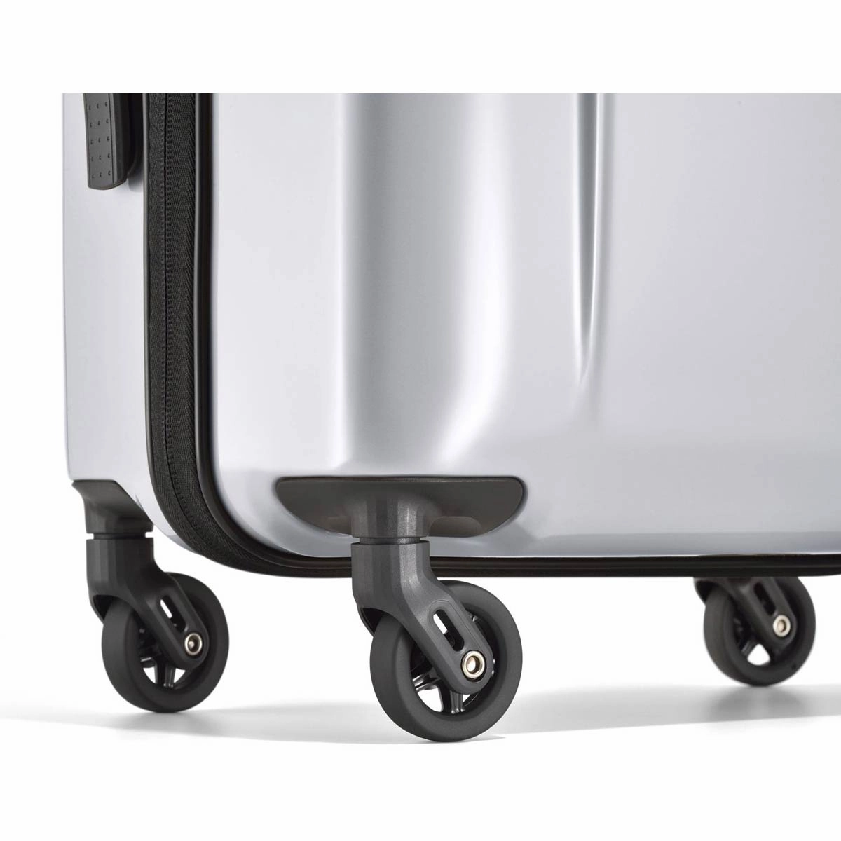 Zero Halliburton Zrl Polycarbonate 20In International Carry On Spinner